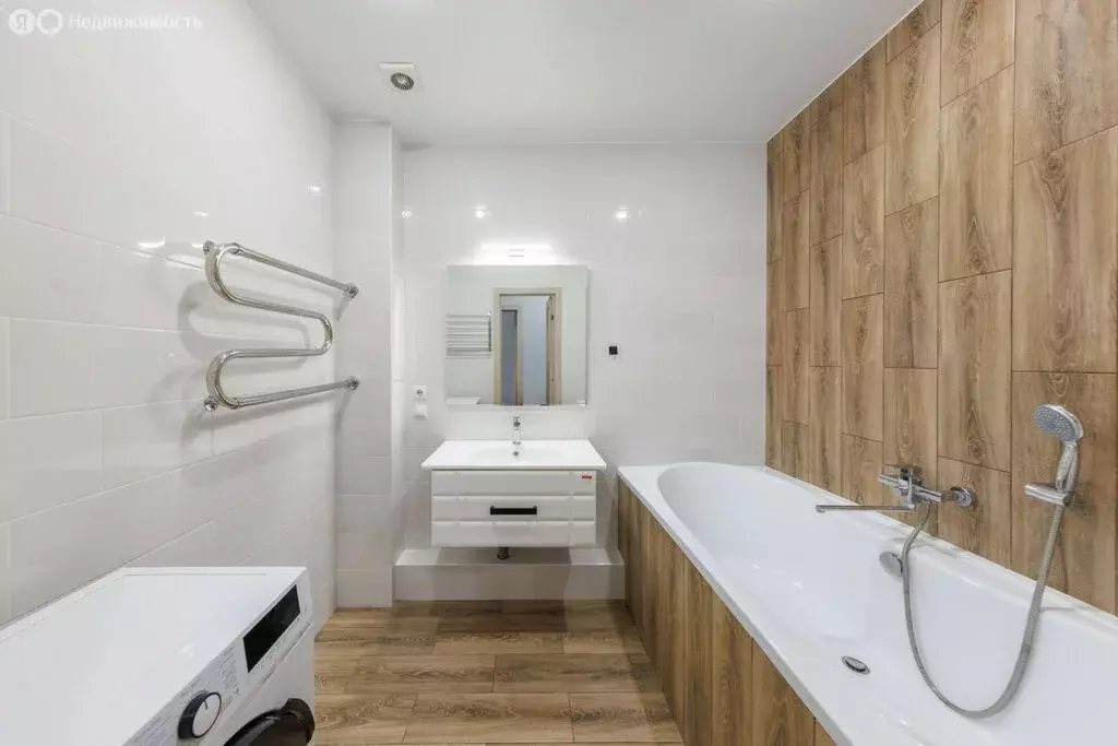 3-комнатная квартира: Брянск, улица Романа Брянского, 12А (90 м) - Фото 0