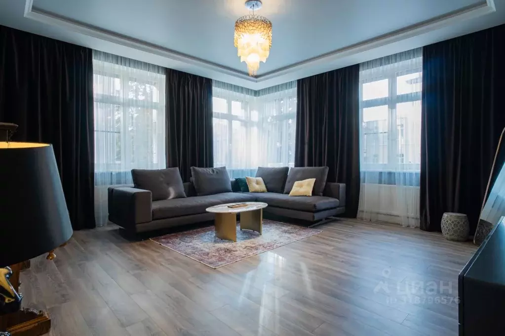 2-к кв. Санкт-Петербург Кирочная ул., 31к2 (93.0 м) - Фото 0
