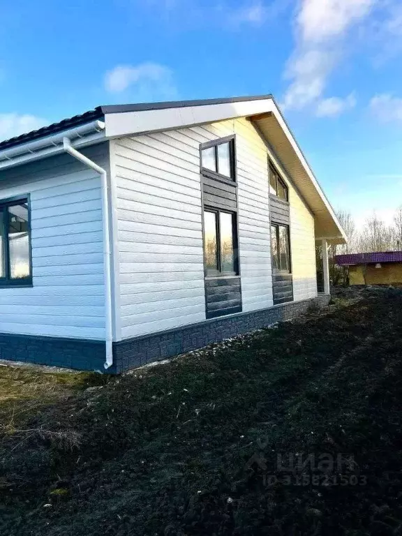 Дом в Ленинградская область, Волосовское городское поселение, д. ... - Фото 0