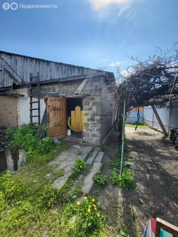 Дом в Белая Калитва, улица 1-я Линия (306 м) - Фото 1