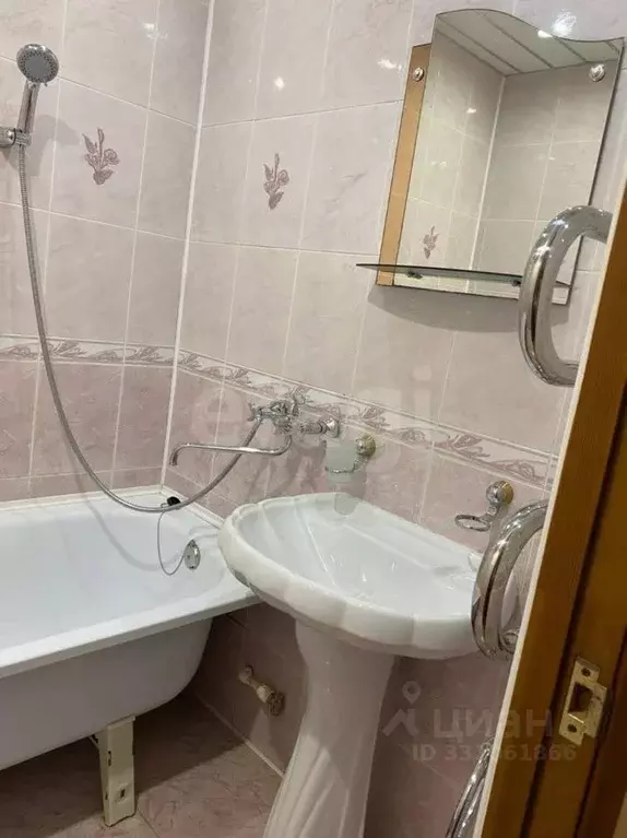 3-к кв. Татарстан, Альметьевск ул. Ризы Фахретдина, 54 (56.0 м) - Фото 1