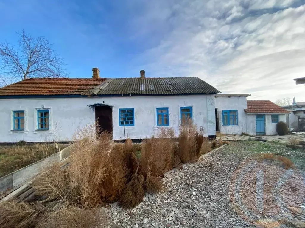 Дом в Крым, Сакский район, с. Ивановка ул. Ленина, 48 (70 м) - Фото 1