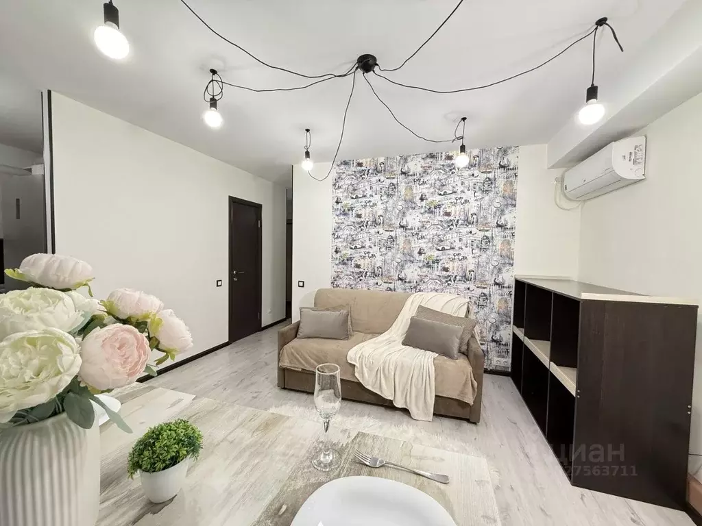 2-к кв. Волгоградская область, Волгоград ул. 8-й Воздушной Армии, 10а ... - Фото 2