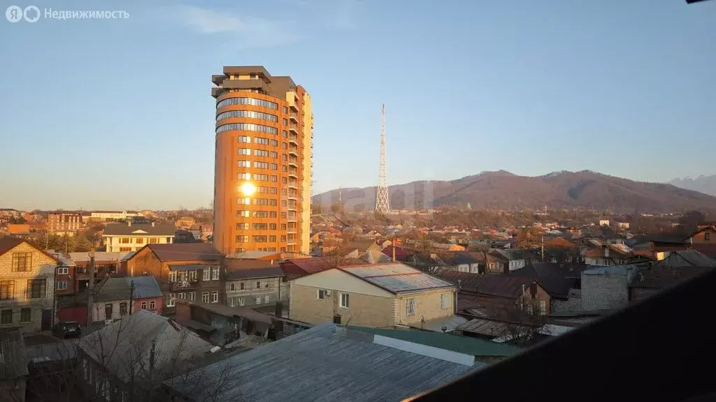 Дом в Владикавказ, улица Гадиева (242 м) - Фото 1