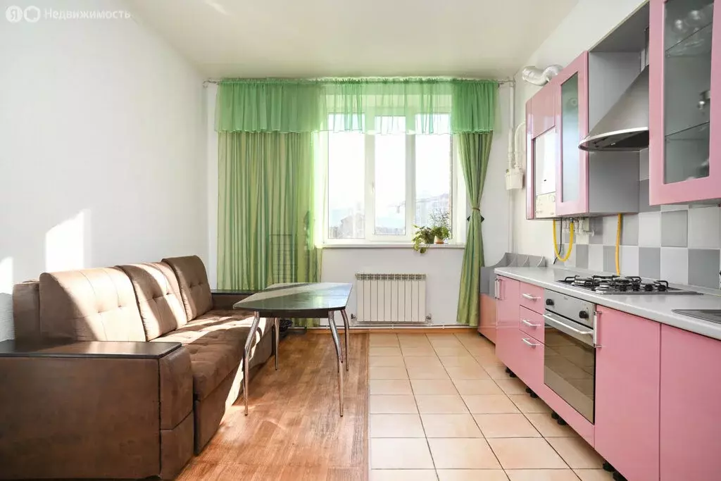 1-комнатная квартира: Казань, улица Сулеймановой, 3 (64 м) - Фото 2