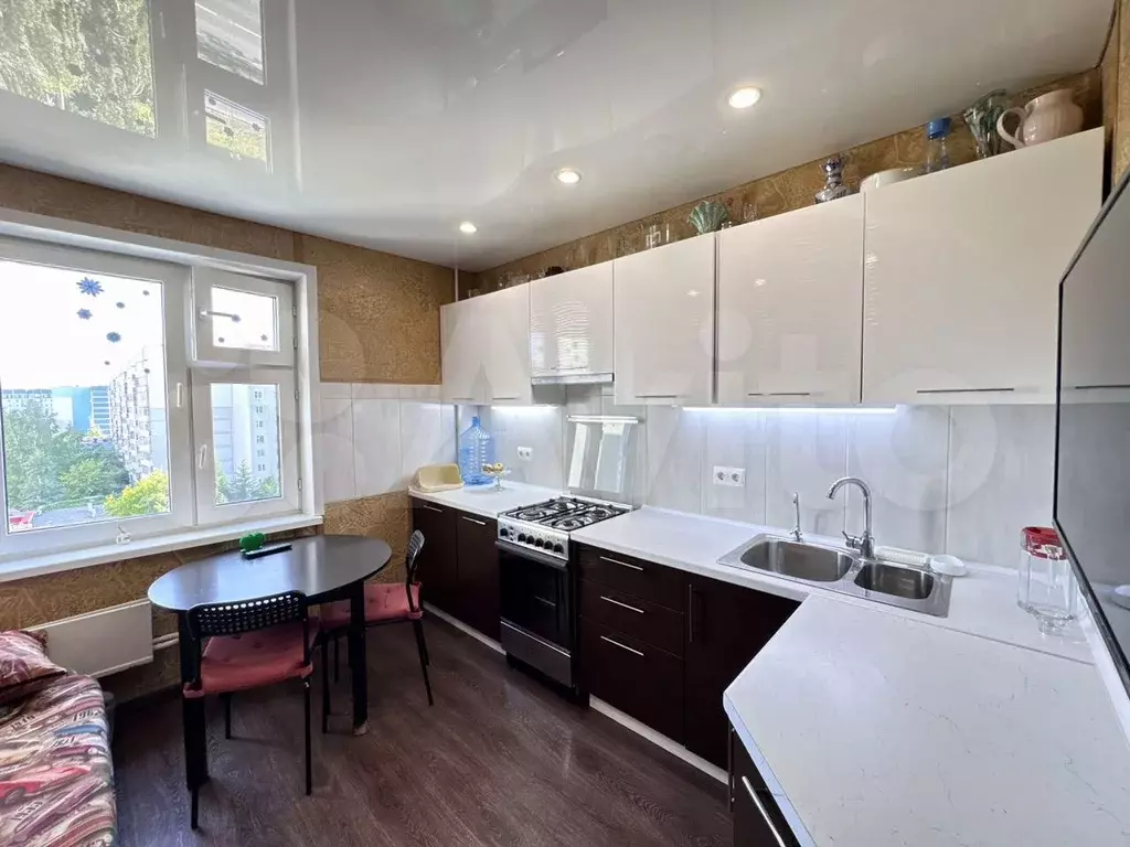 2-к. квартира, 54 м, 8/9 эт. - Фото 0