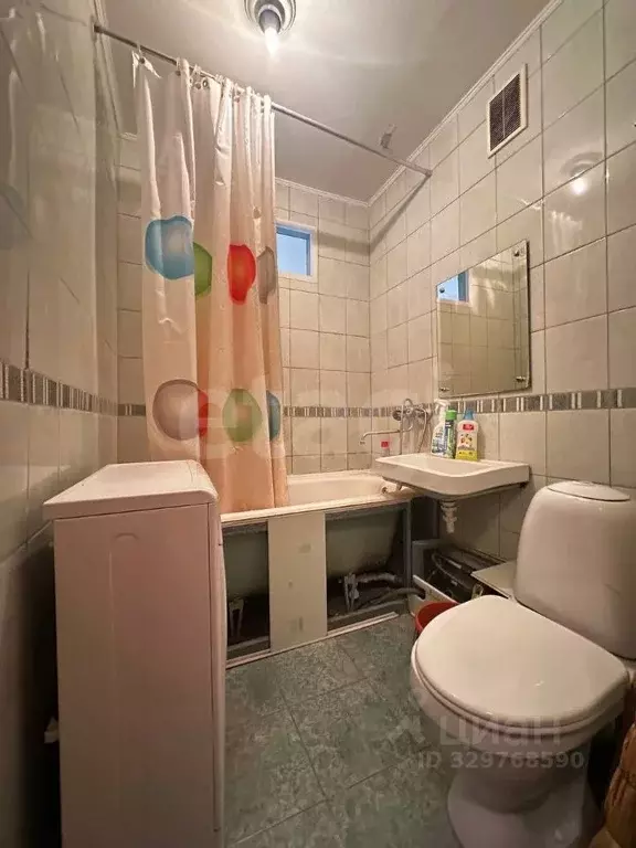 2-к кв. Тюменская область, Тюмень Минская ул., 15 (42.8 м) - Фото 0