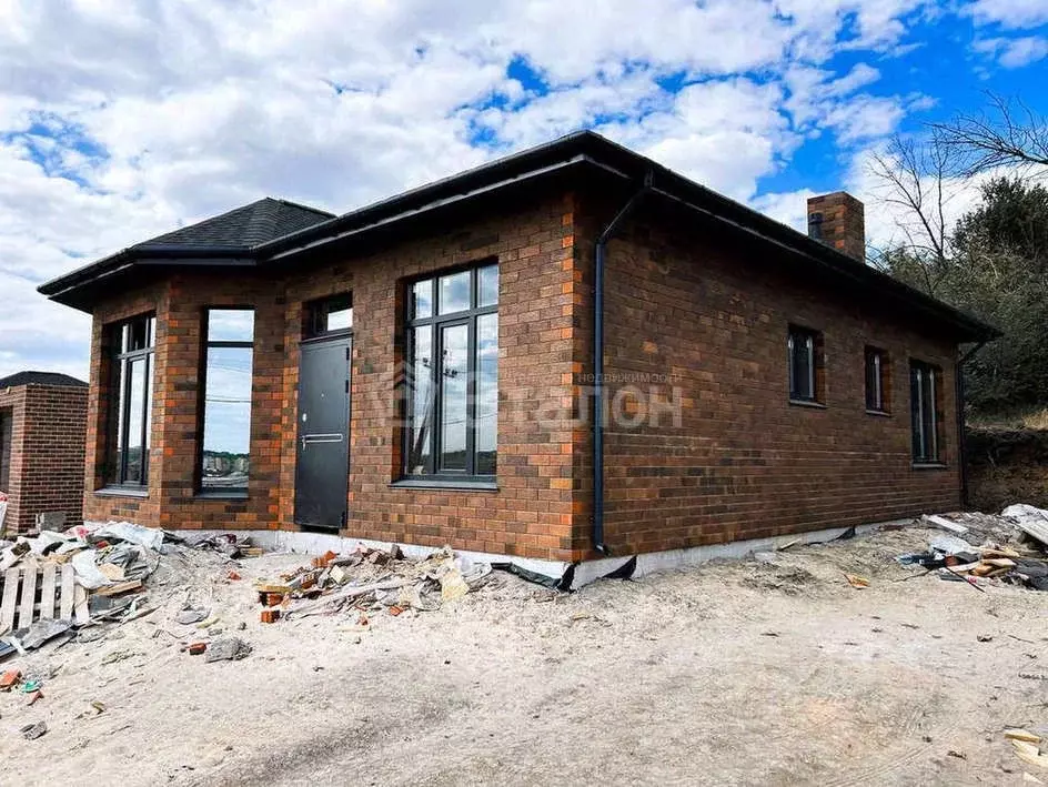 Дом в Волгоградская область, Волгоград Тирольская ул. (120 м) - Фото 0