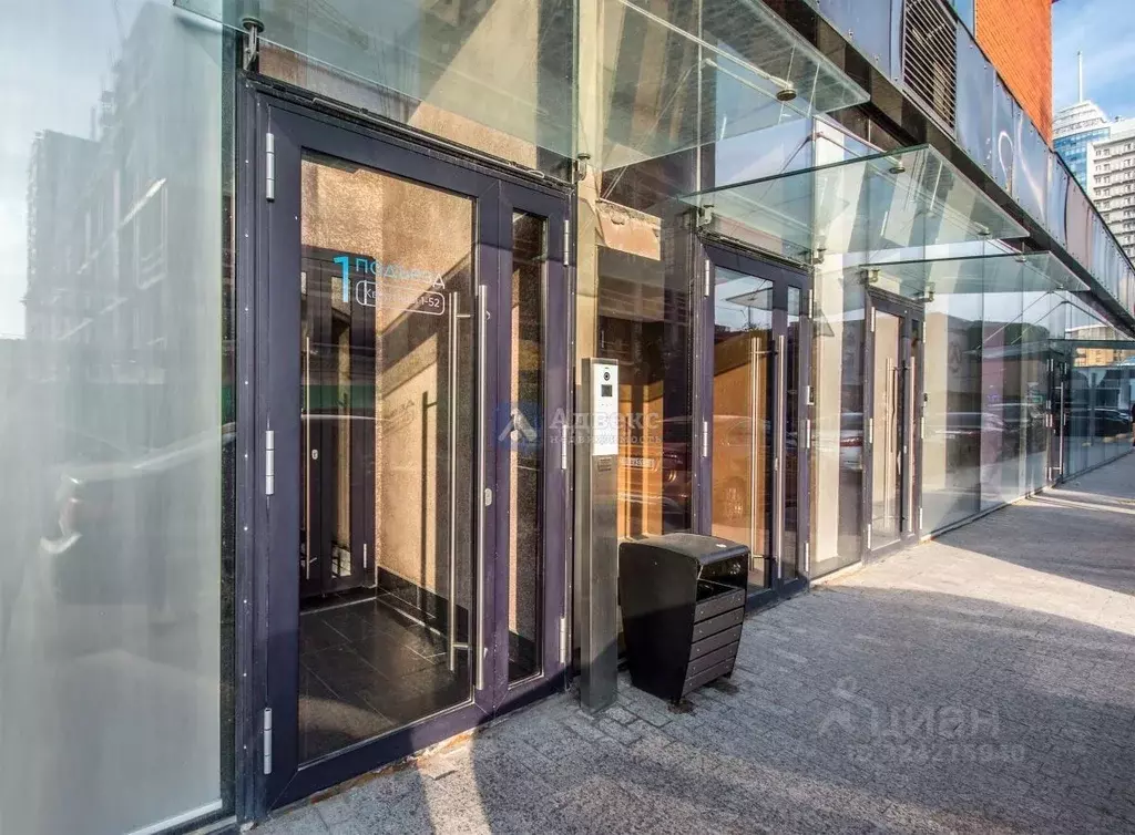 2-к кв. Тюменская область, Тюмень ул. 50 лет Октября, 4 (90.6 м) - Фото 2