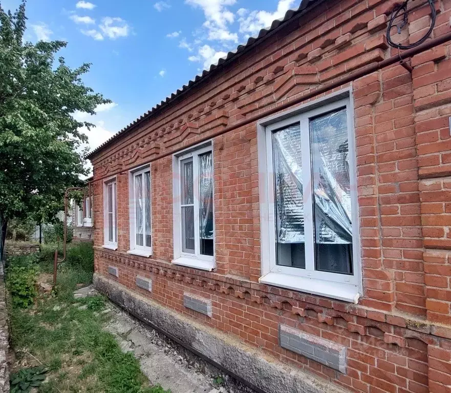 Дом в Ростовская область, Мясниковский район, с. Чалтырь  (140 м) - Фото 1