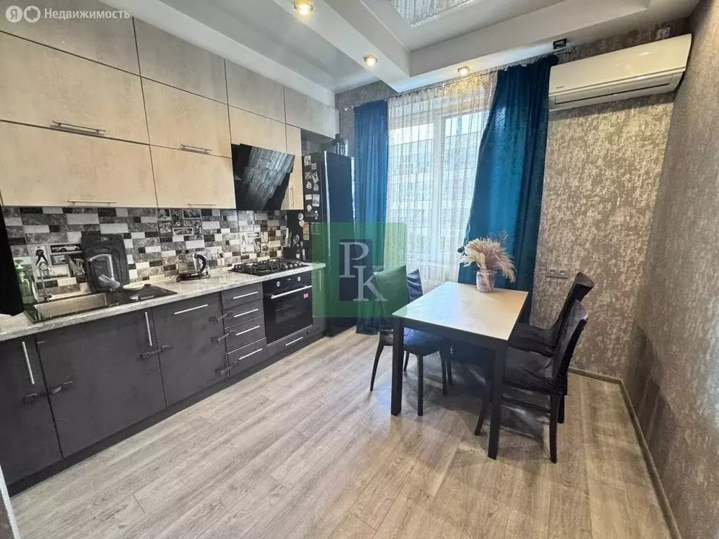 2-комнатная квартира: Симферополь, Битакская улица, 17 (67 м) - Фото 2