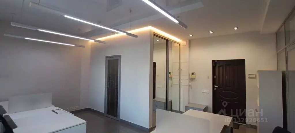 Офис в Свердловская область, Екатеринбург ул. Анри Барбюса, 6 (45 м) - Фото 1