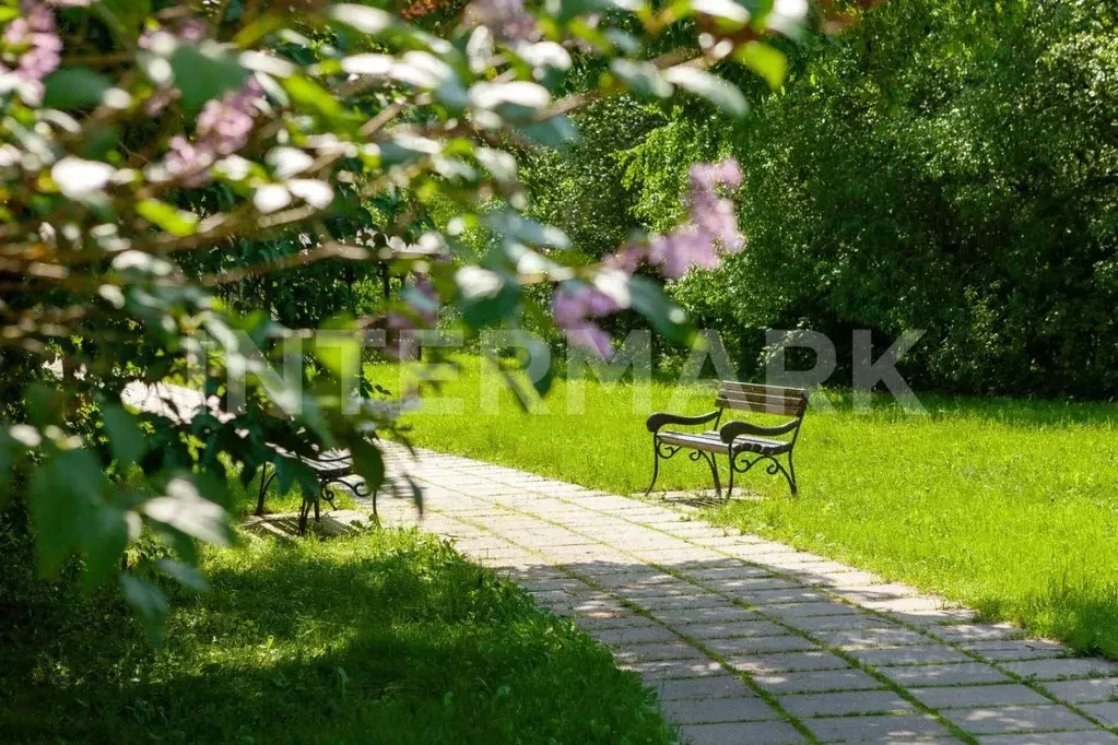 Участок в Московская область, Красногорск городской округ, с. ... - Фото 1