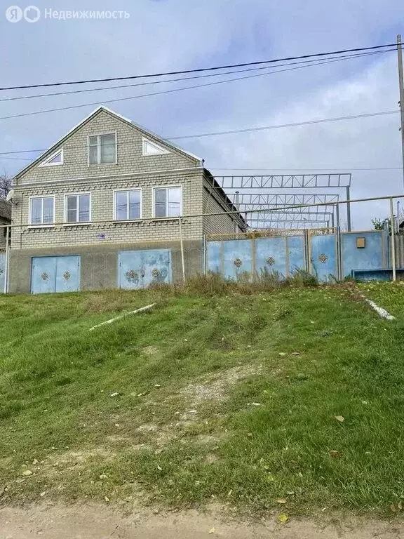 Дом в аул Бжедугхабль, Красноармейская улица, 2 (142.5 м) - Фото 1