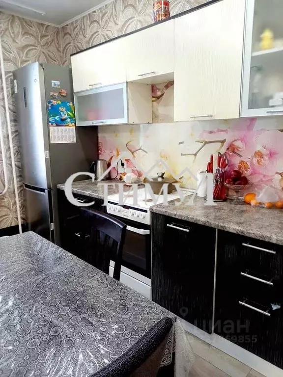 3-к кв. Хакасия, Черногорск ул. Генерала Тихонова, 6Бк1 (82.0 м) - Фото 2