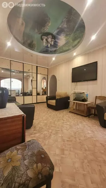 3-комнатная квартира: Астрахань, Румынская улица, 18 (70.1 м) - Фото 1