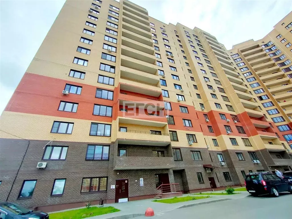 Продается 3-комнатная квартира - Фото 2