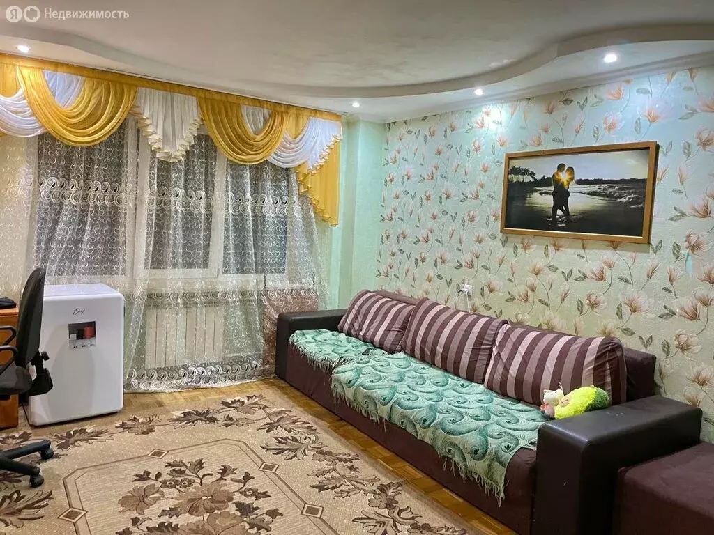 3-комнатная квартира: Майкоп, улица Димитрова, 2А (61 м) - Фото 1