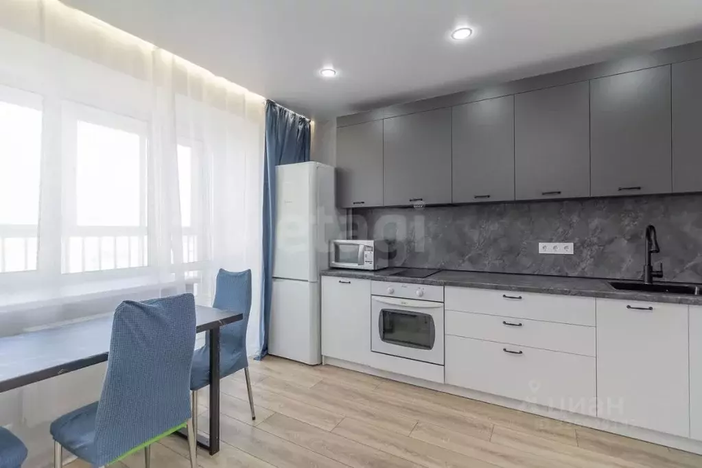 Студия Тюменская область, Тюмень Амурская ул., 39 (28.0 м) - Фото 1