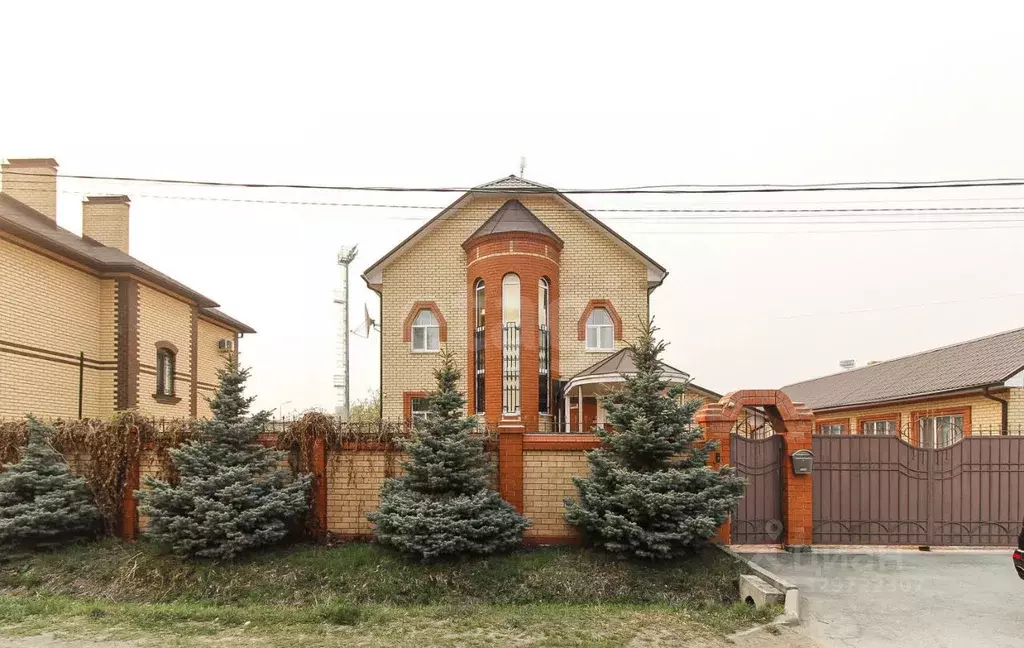 Дом в Тюменская область, Тюмень Калининская ул. (264 м) - Фото 1