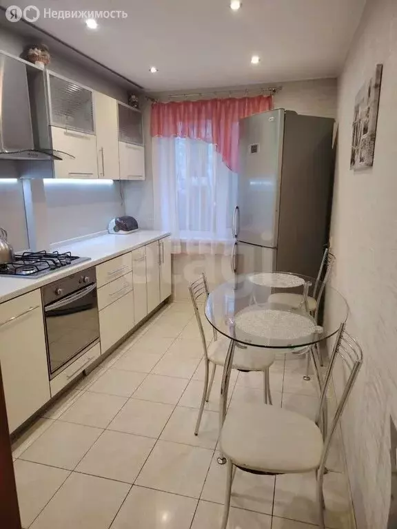 3-комнатная квартира: Сыктывкар, улица Юхнина, 8 (60.8 м) - Фото 1