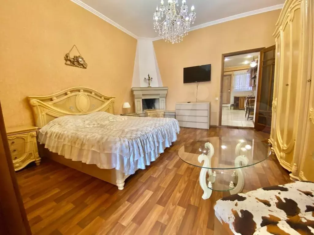 Комната 69 м в 3-к., 2/2 эт. - Фото 1