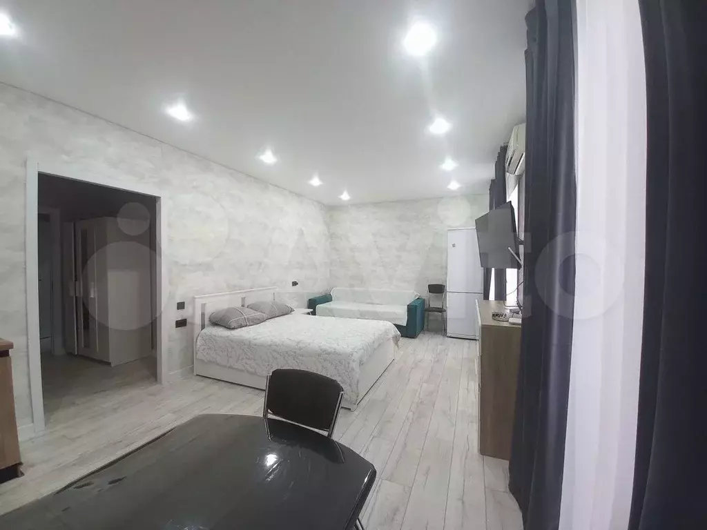 2-к. квартира, 60 м, 1/9 эт. - Фото 1