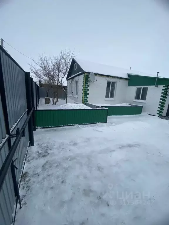 Дом в Оренбургская область, Домбаровский поссовет, пос. Домбаровский ... - Фото 0