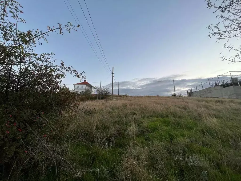 Участок в Крым, Феодосия муниципальный округ, с. Солнечное ул. ... - Фото 1