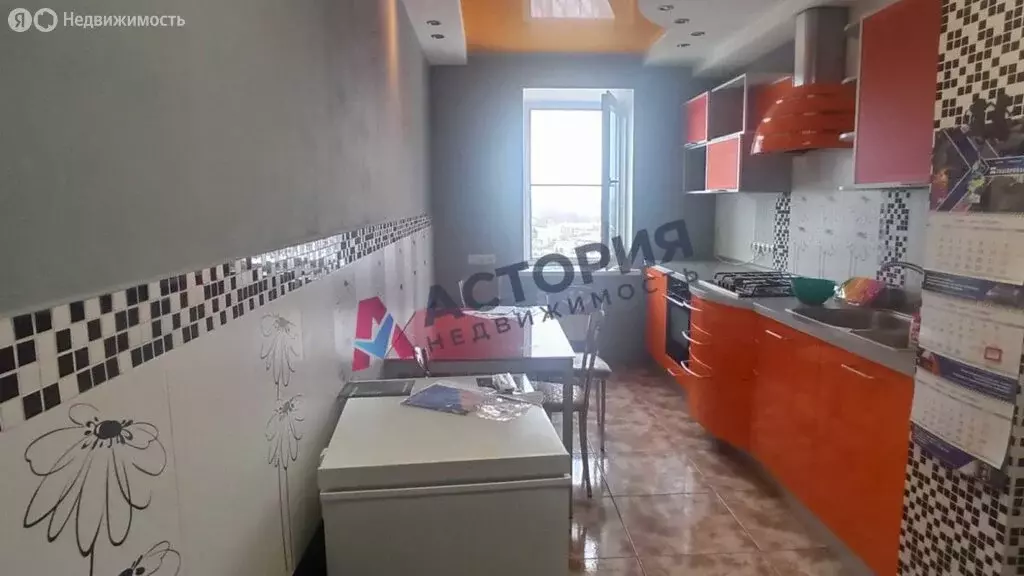 3-комнатная квартира: Тула, улица Комарова, 49А (65 м) - Фото 1