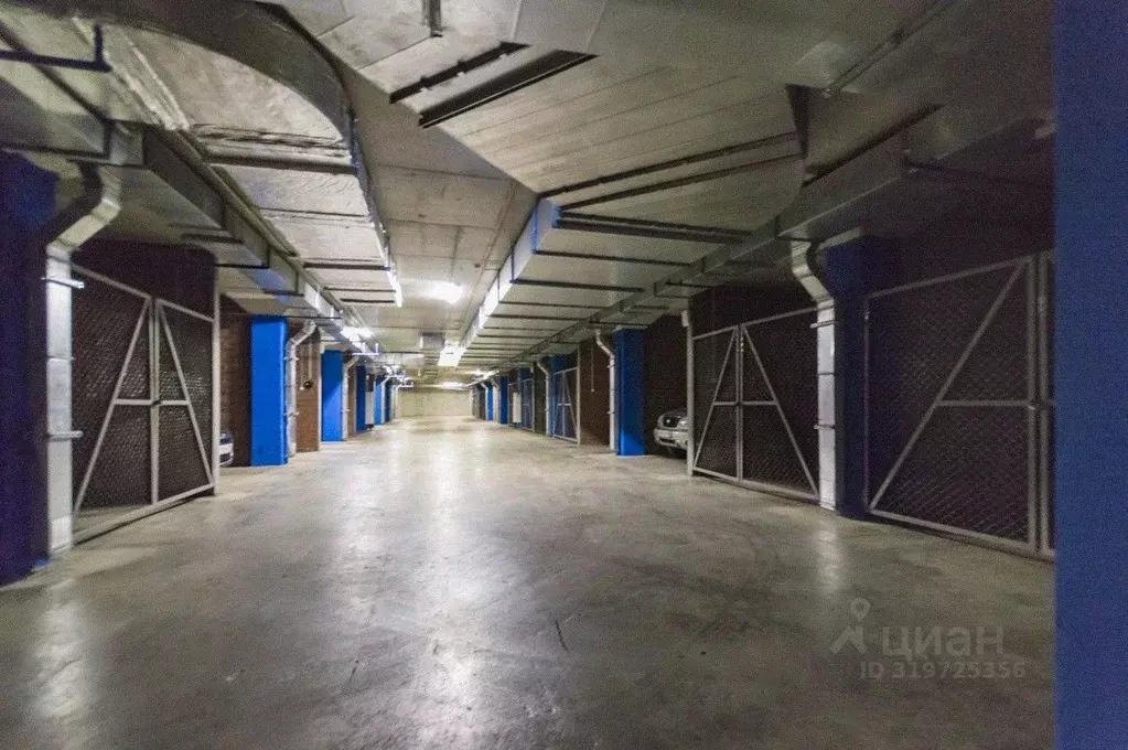 Гараж в Свердловская область, Екатеринбург ул. Громова, 26 (19 м) - Фото 1