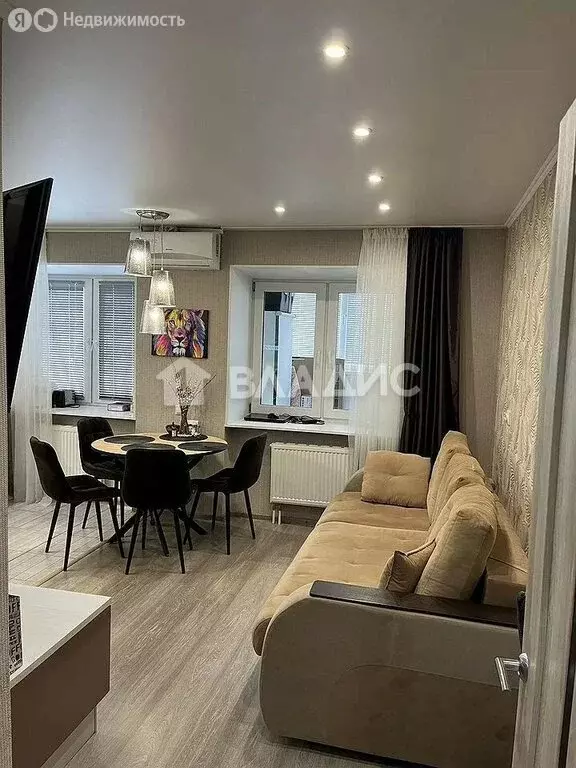 2-комнатная квартира: Тобольск, 7-й микрорайон, 48 (52 м) - Фото 0