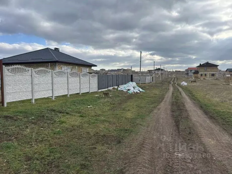 Участок в Крым, Симферопольский район, с. Мирное  (6.0 сот.) - Фото 1