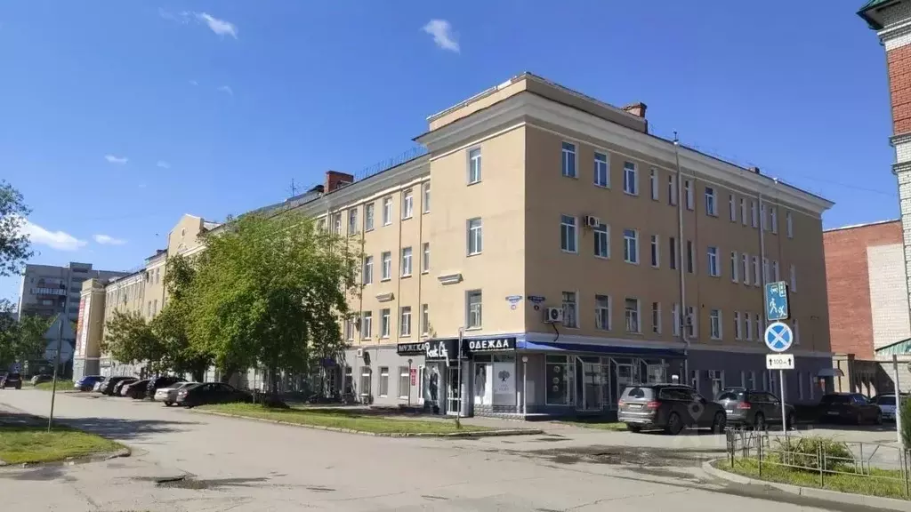 2-к кв. Омская область, Омск ул. Декабристов, 130 (79.0 м) - Фото 0