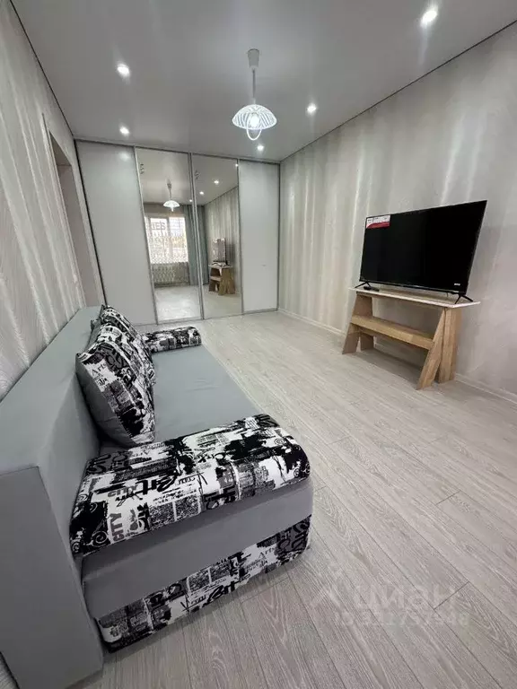 2-к кв. Севастополь ш. Лабораторное, 33Бк1 (61.0 м) - Фото 0