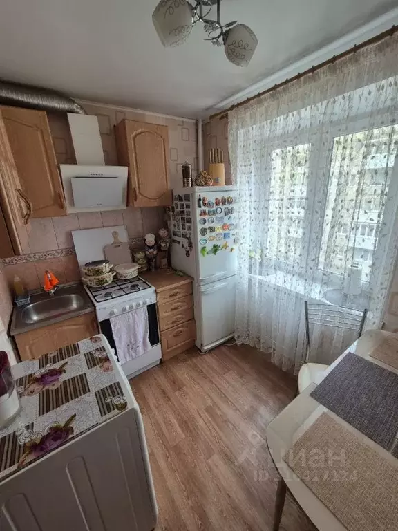 3-к кв. Саратовская область, Саратов ул. Имени А.П. Шехурдина, 32 ... - Фото 0