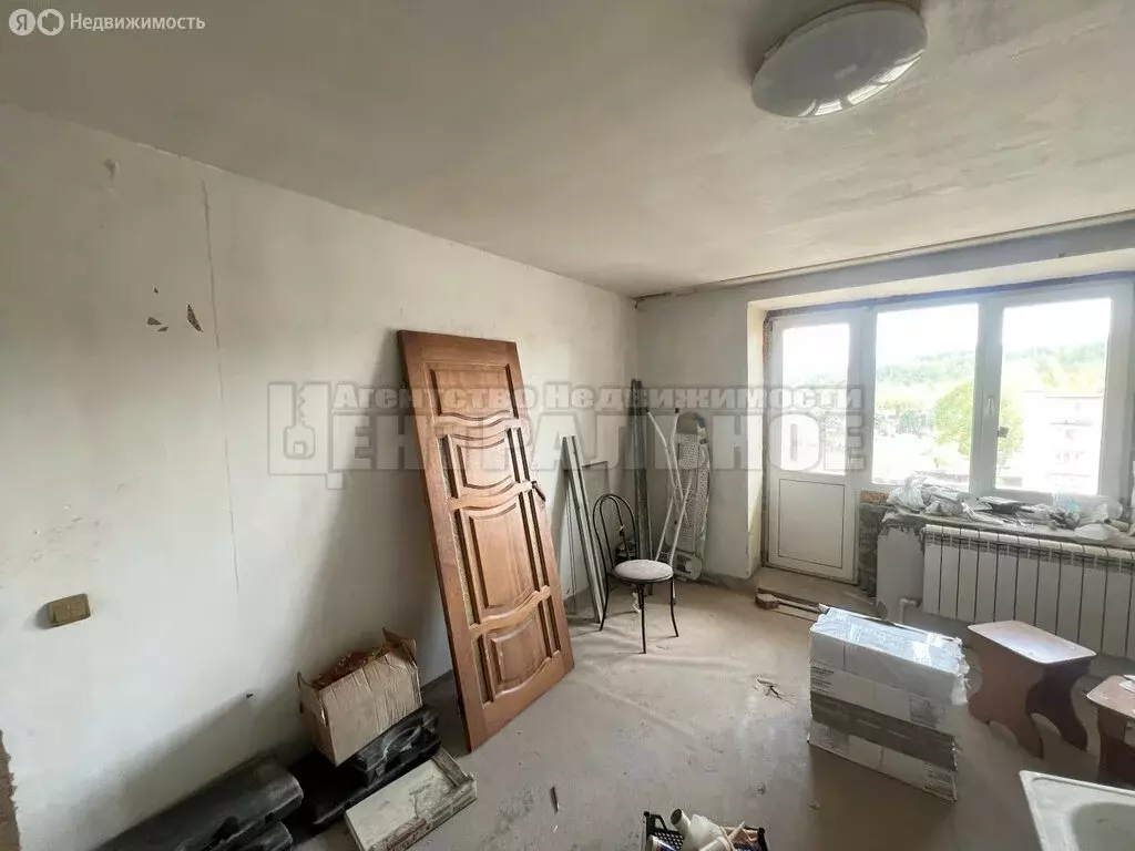 3-комнатная квартира: Смоленск, улица Шейна, 20 (69 м) - Фото 0