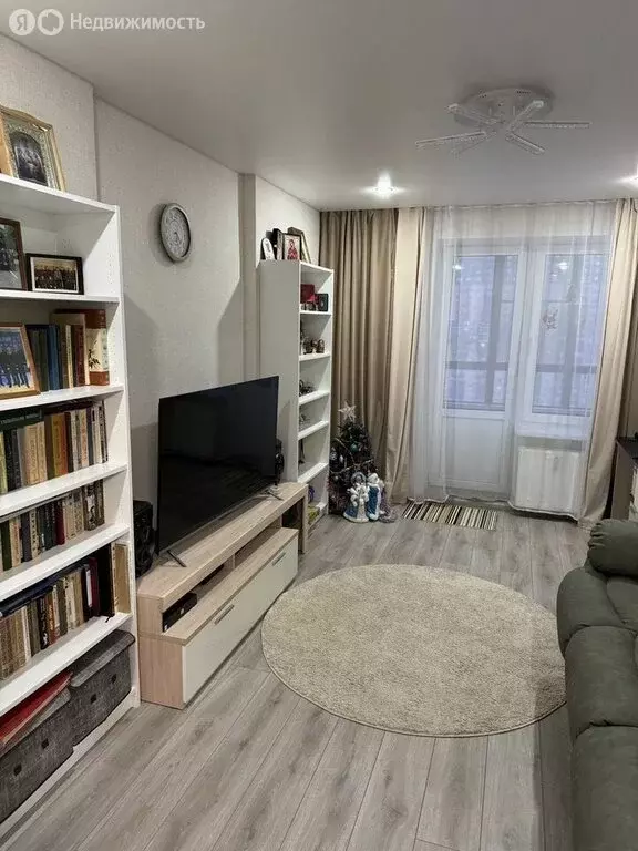 3-комнатная квартира: посёлок Парголово, улица Фёдора Абрамова, 18к1 ... - Фото 2