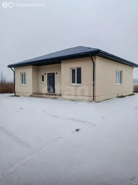 Дом в Псковский район, Логозовская волость, деревня Подосьё, улица ... - Фото 1