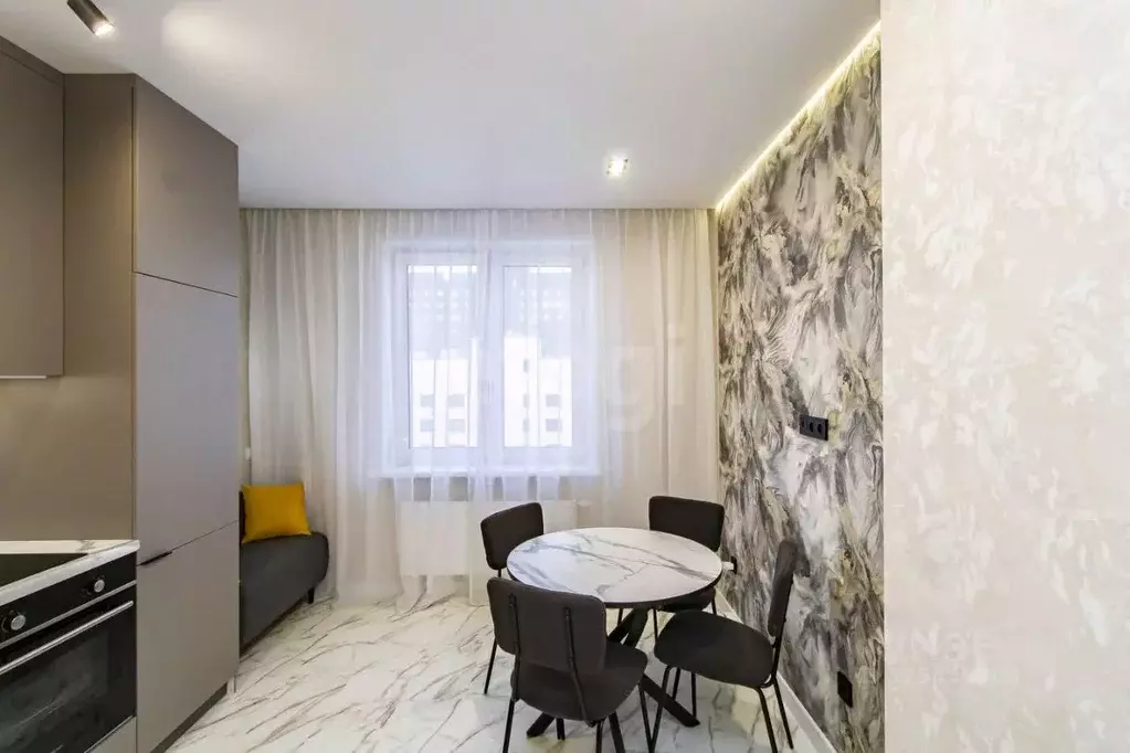 1-к кв. Тюменская область, Тюмень ул. Республики, 204к11 (38.3 м) - Фото 1