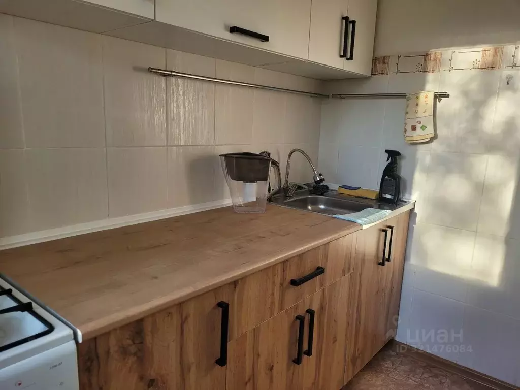 2-к кв. Омская область, Омск просп. Космический, 39 (42.0 м) - Фото 2