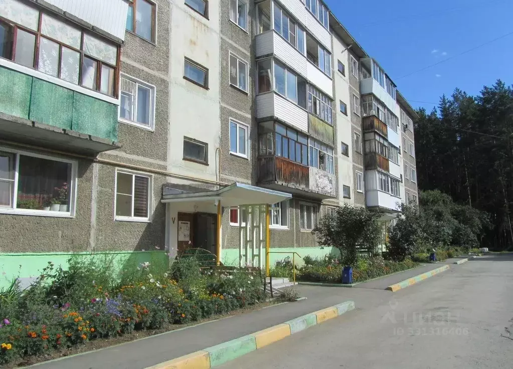 3-к кв. Свердловская область, Рефтинский пгт ул. Гагарина, 21 (62.0 м) - Фото 1