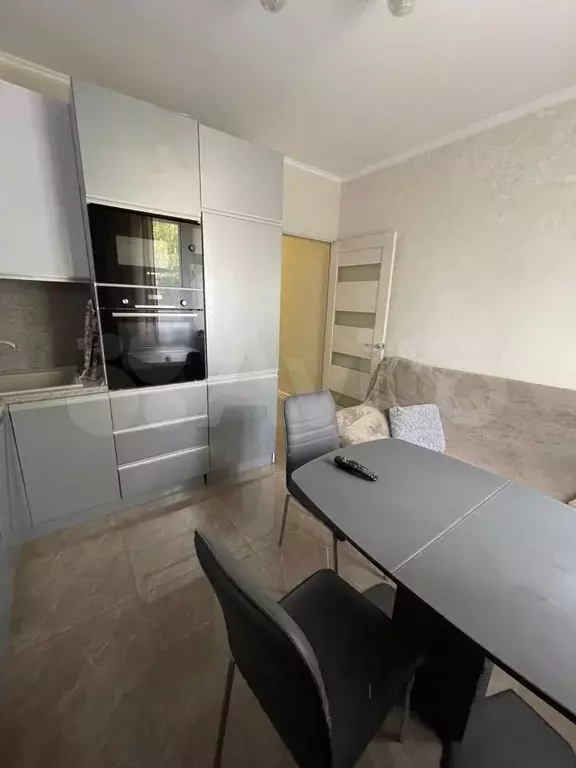 2-к. квартира, 60 м, 3/14 эт. - Фото 1