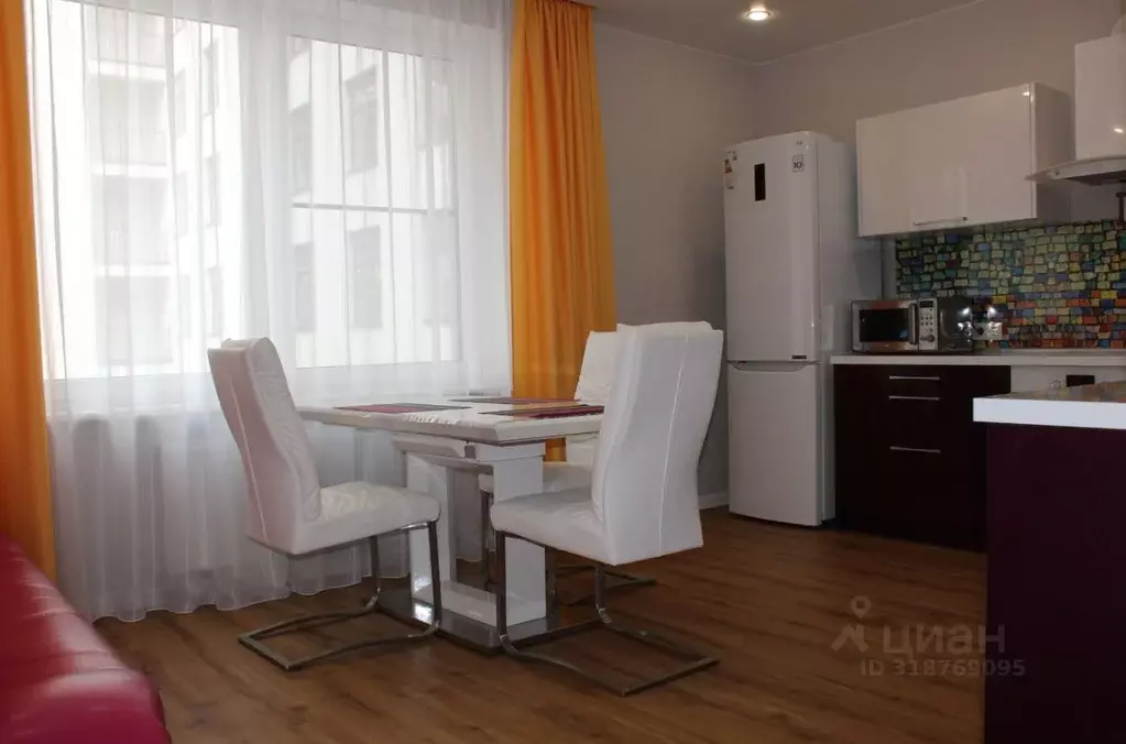 2-к кв. Санкт-Петербург Кременчугская ул., 19к2 (77.7 м) - Фото 0