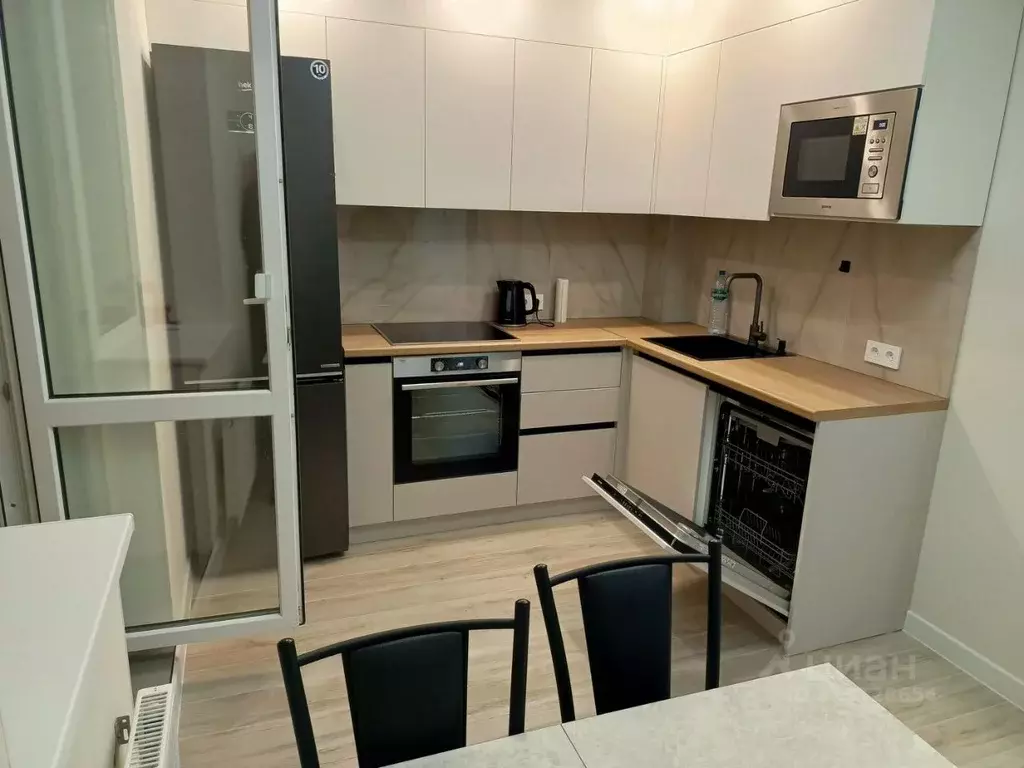 2-к кв. Саратовская область, Саратов просп. Героев Отечества, 8 (60.0 ... - Фото 2