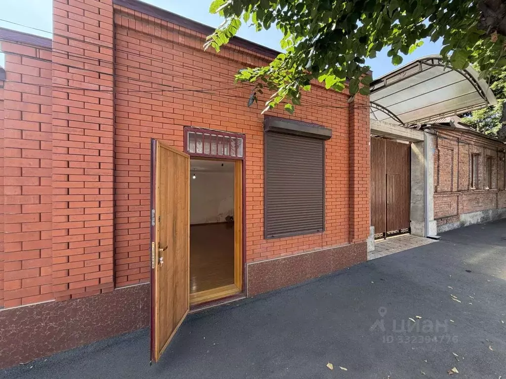 Торговая площадь в Северная Осетия, Владикавказ ул. Гадиева, 65 (30 м) - Фото 1
