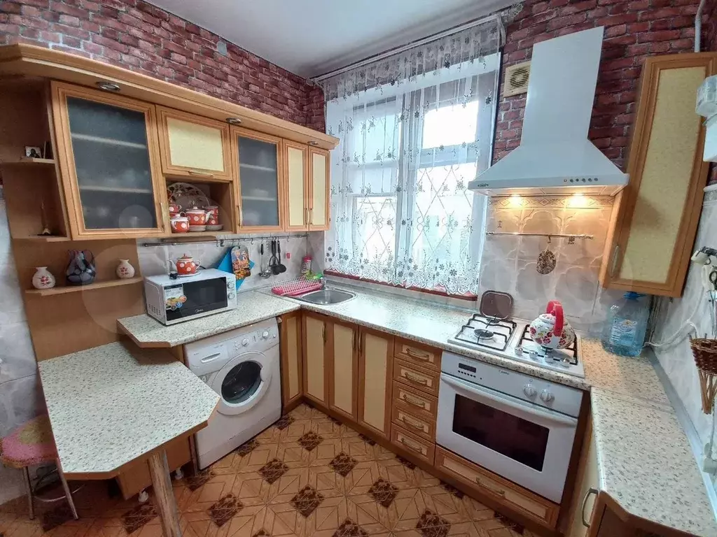 Комната 29 м в 1-к., 1/2 эт. - Фото 0