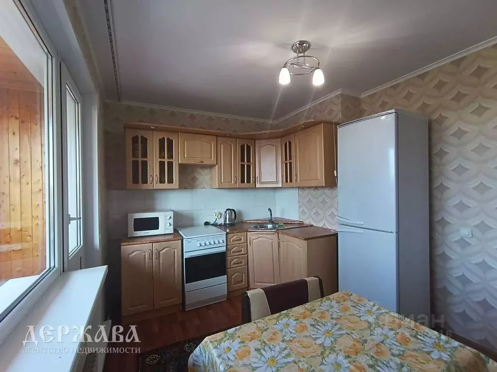 3-к кв. Белгородская область, Старый Оскол Космос мкр, 9 (82.0 м) - Фото 0