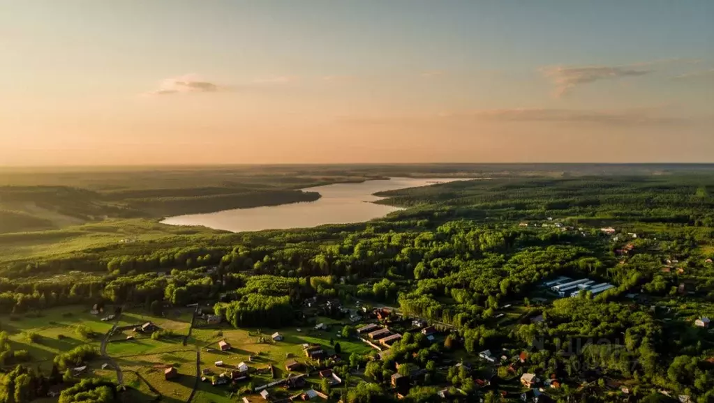 Участок в Ленинградская область, Приозерский район, Красноозерное ... - Фото 1