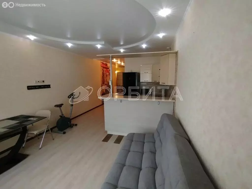 2-комнатная квартира: Тюмень, улица Салтыкова-Щедрина, 58/3 (60.4 м) - Фото 1